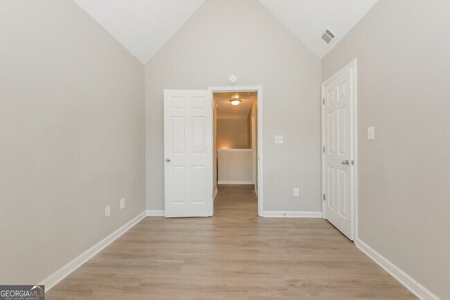 Building Photo - 4919 Wolfcreek View