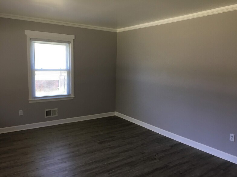 Building Photo - 110 Gilliland Ave