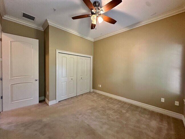 Building Photo - Spacious Haile Plantation Apartment – 3BR/2BA with Over 2,000 Sq. Ft. | Pet Friendly & Prime Loca...