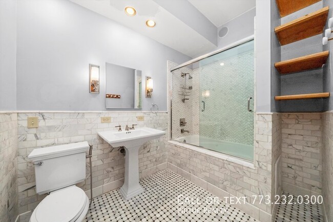 Building Photo - Historic Home in the Heart of Pilsen FOR RENT