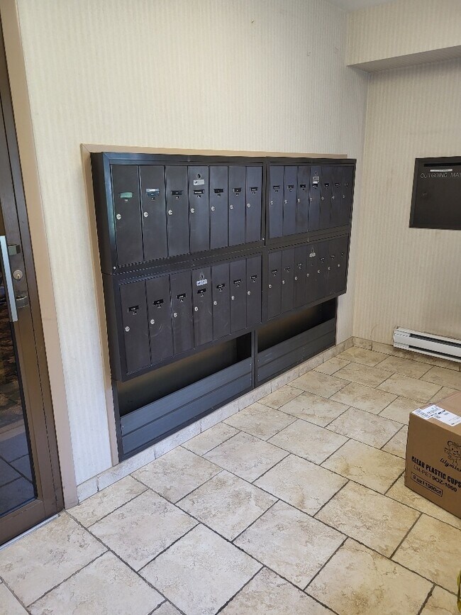 Building Photo - 7510 Farmingdale Dr