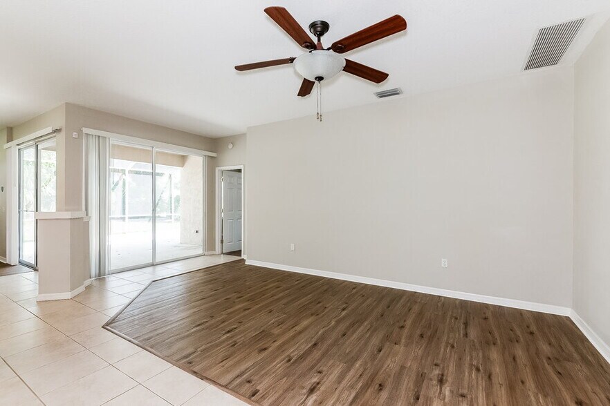 Building Photo - 1252 Millbrook Cir