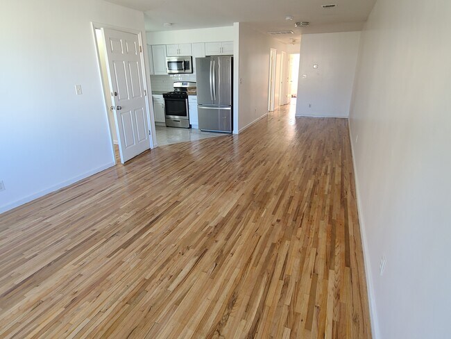 Building Photo - 75 Woodlawn Ave