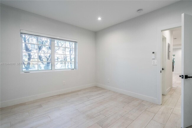 Building Photo - 960 Jefferson Ave