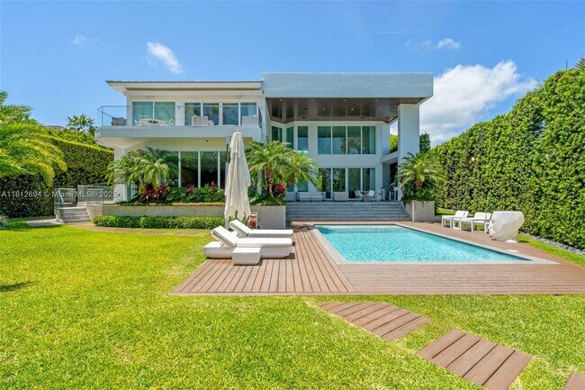 Building Photo - 420 Island Dr