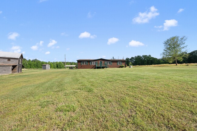 Building Photo - 674 Mount Olivet Church Rd