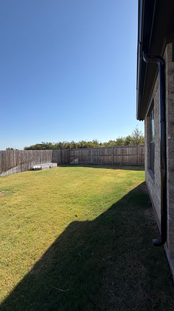 Building Photo - 5014 Cranbrook Dr