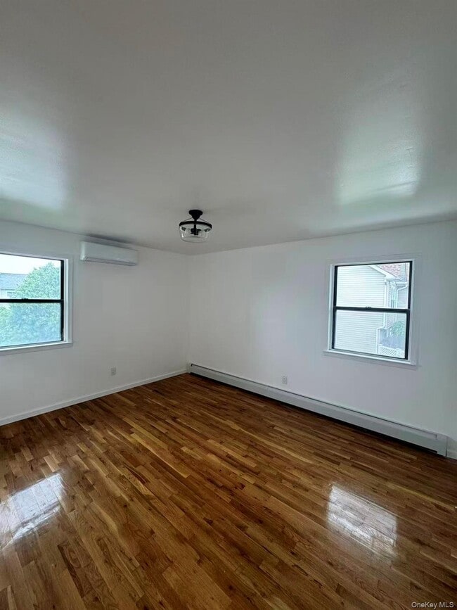 Building Photo - 376 Newbridge Rd