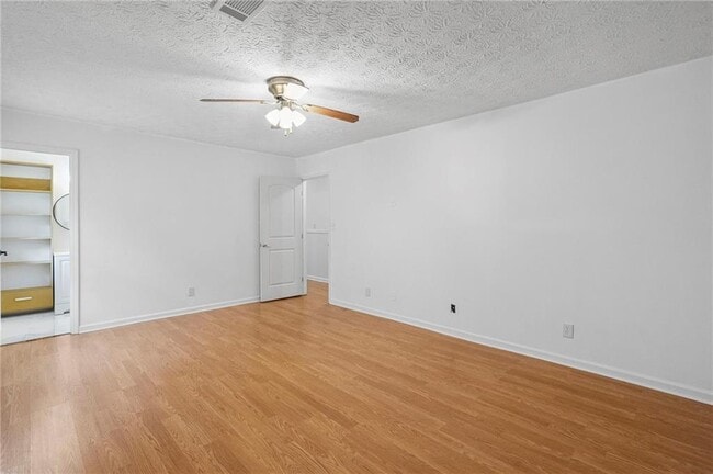Building Photo - 472 Camden Cir