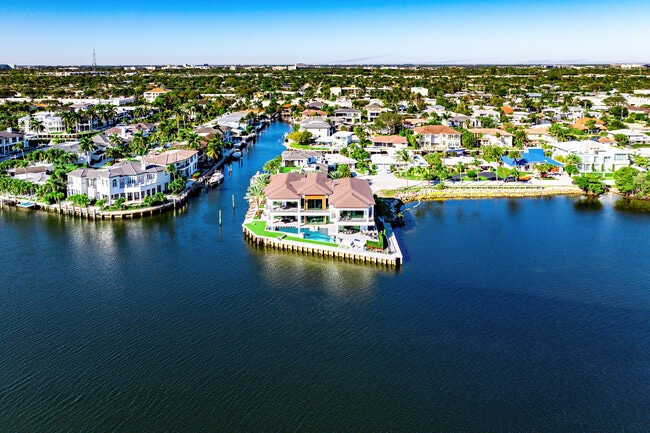 Building Photo - 2934 NE 8th Ave