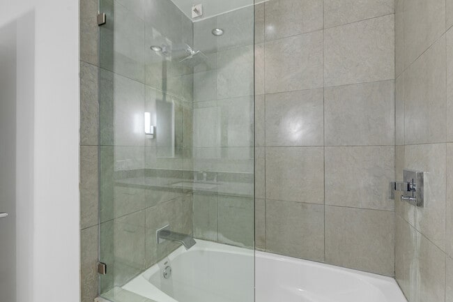 Building Photo - 8535 N W Knoll Dr