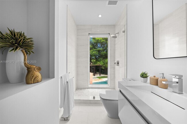 Building Photo - 575 Bay Point Rd