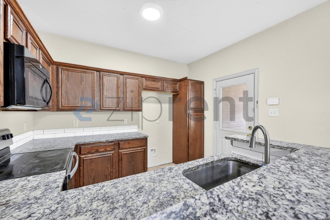 Building Photo - 2361 Homewood Ln