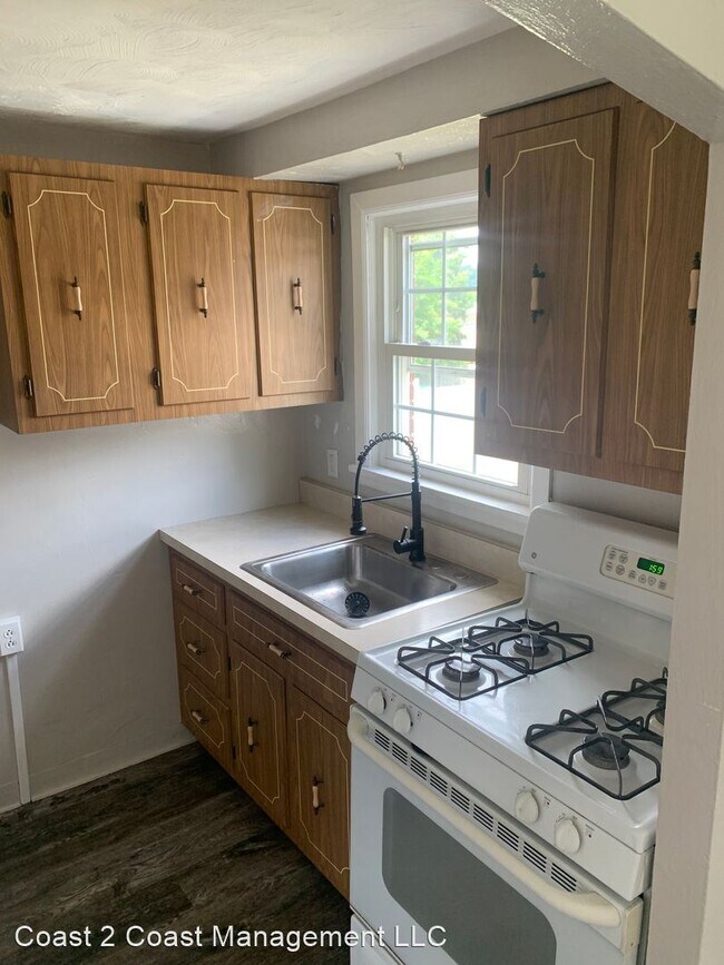 Building Photo - 2 br, 1 bath House - 1735 Eden Park Blvd