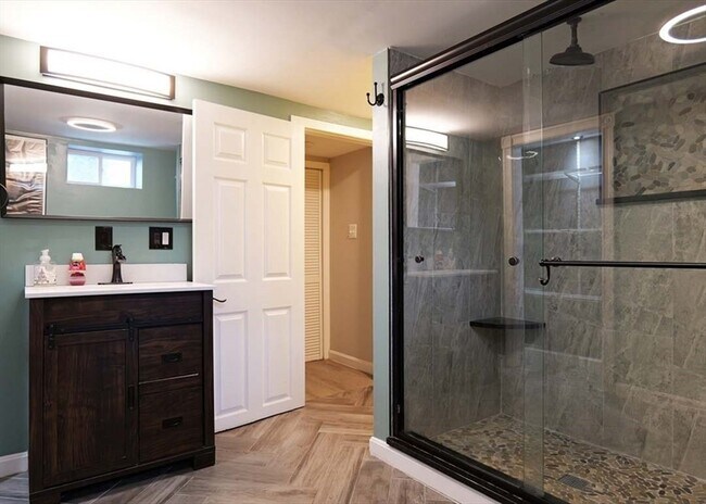 Building Photo - 21 Englewood Ave