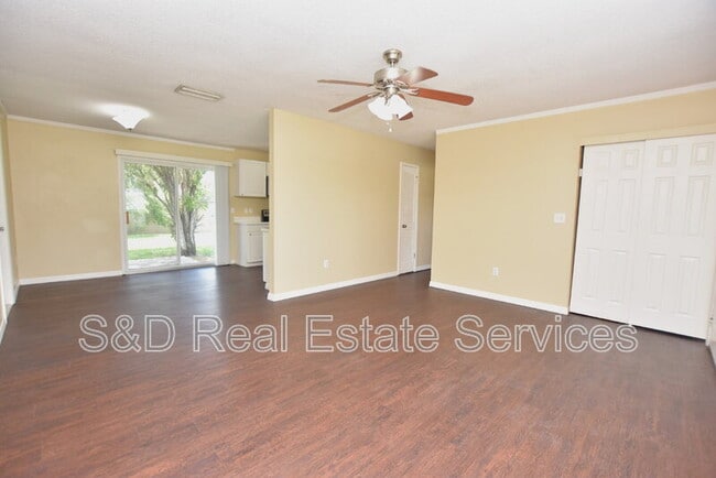 Building Photo - 4615 San Antonio Dr