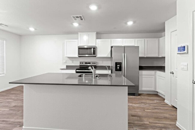 Building Photo - 4919 Olive Mesa Ave