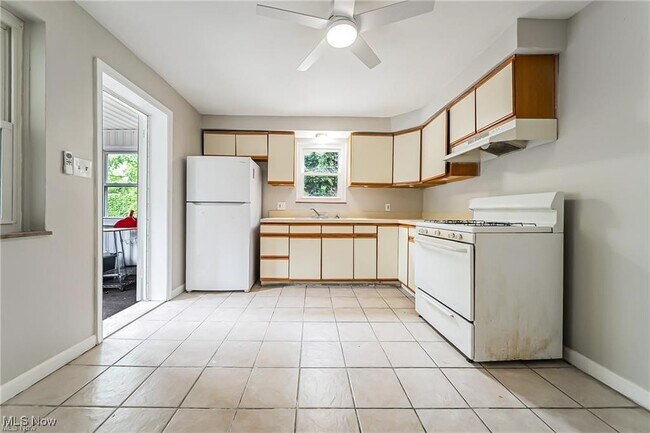 Building Photo - 3837 Mayfield Rd