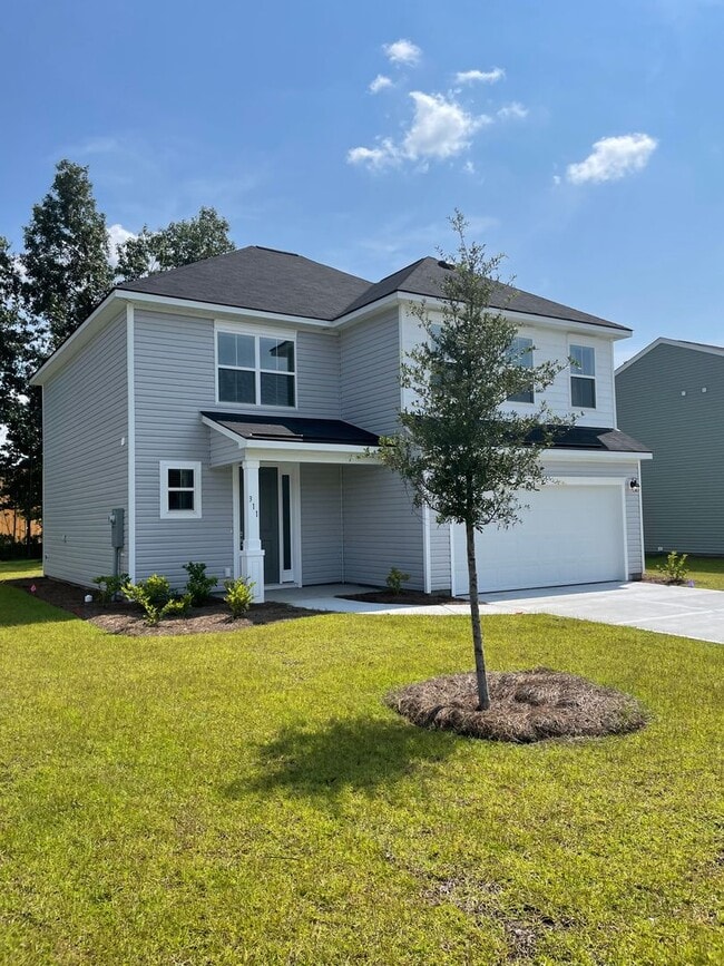 Primary Photo - THE COMMONS AT RICHMOND HILL **Rent Specia...