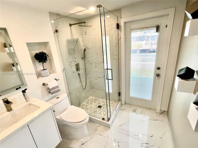 Building Photo - 2424 Tortugas Ln