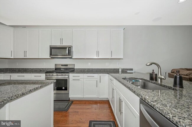 Building Photo - 7780 Dagny Wy