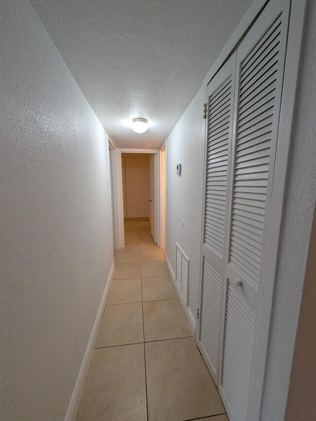 Building Photo - 1800 Sans Souci Blvd