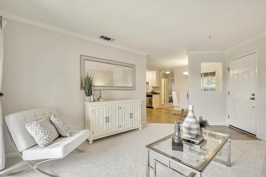 Building Photo - 440 Bollinger Canyon Ln
