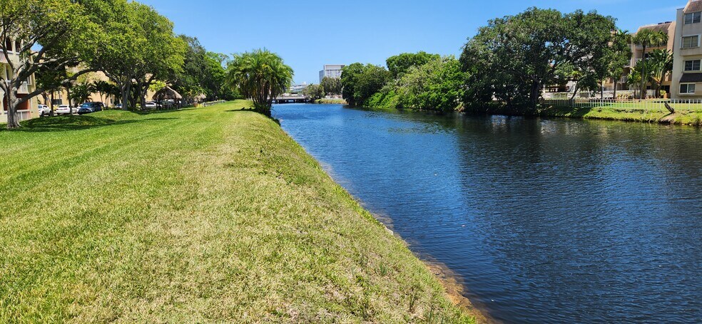 Building Photo - 7805 Camino Real