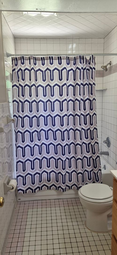 Building Photo - Establish Home and Neighborhood