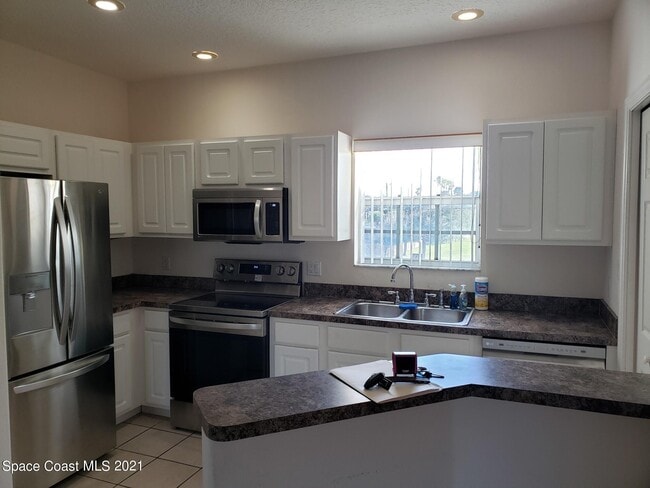 Building Photo - 160 S Shepard Dr