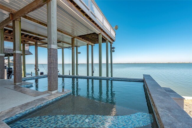 Building Photo - 1640 Windsong Way