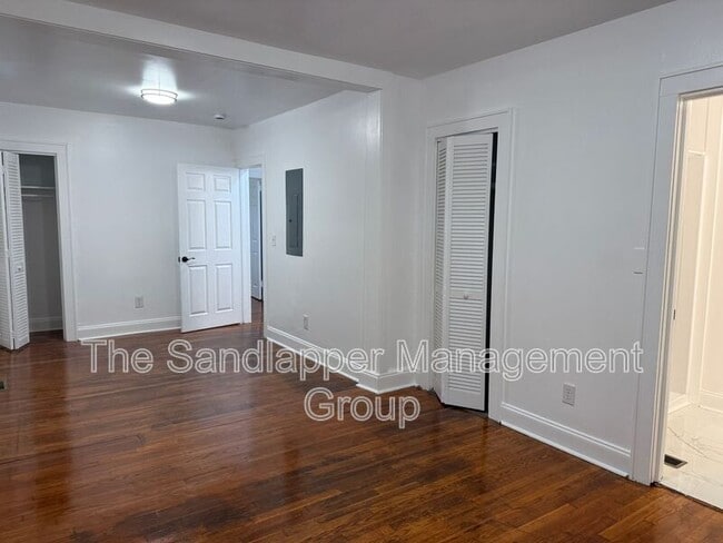 Building Photo - 2627 Madden Dr