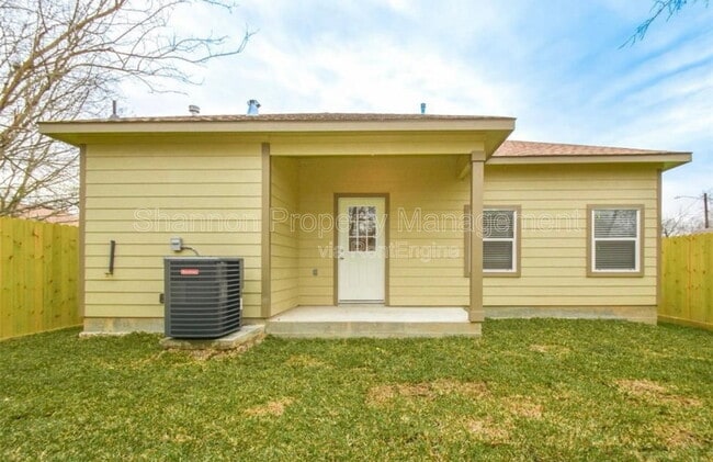 Building Photo - 7941 Sparta St