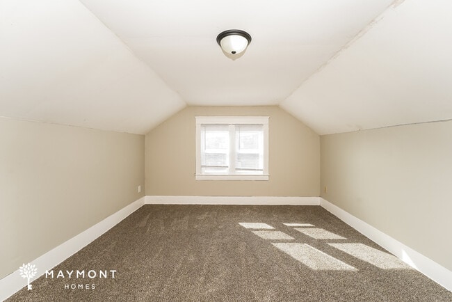 Building Photo - 3-Bedroom Lorain Home