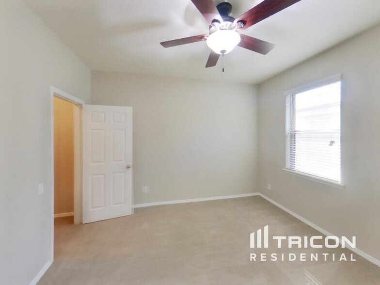 Building Photo - 593 Alpine Thistle Dr