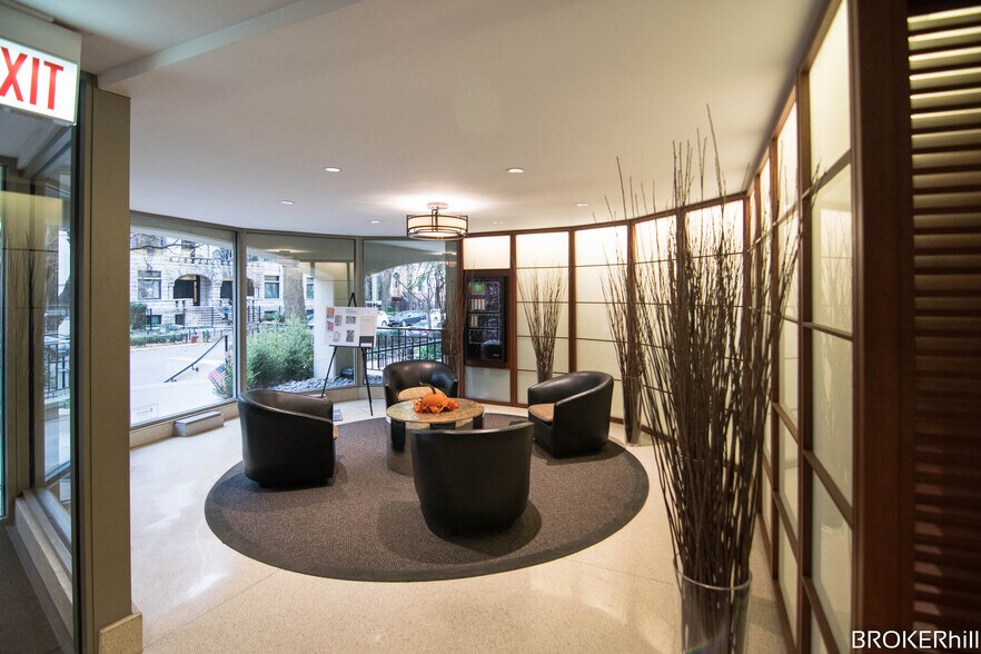 Lobby - 1340 N Dearborn St