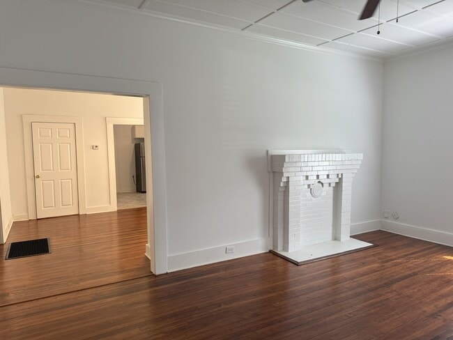 Building Photo - 303 S Yadkin Ave