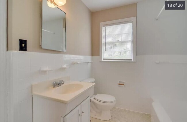 Primary Photo - Lake Forest Drive - Just minutes from Augu...