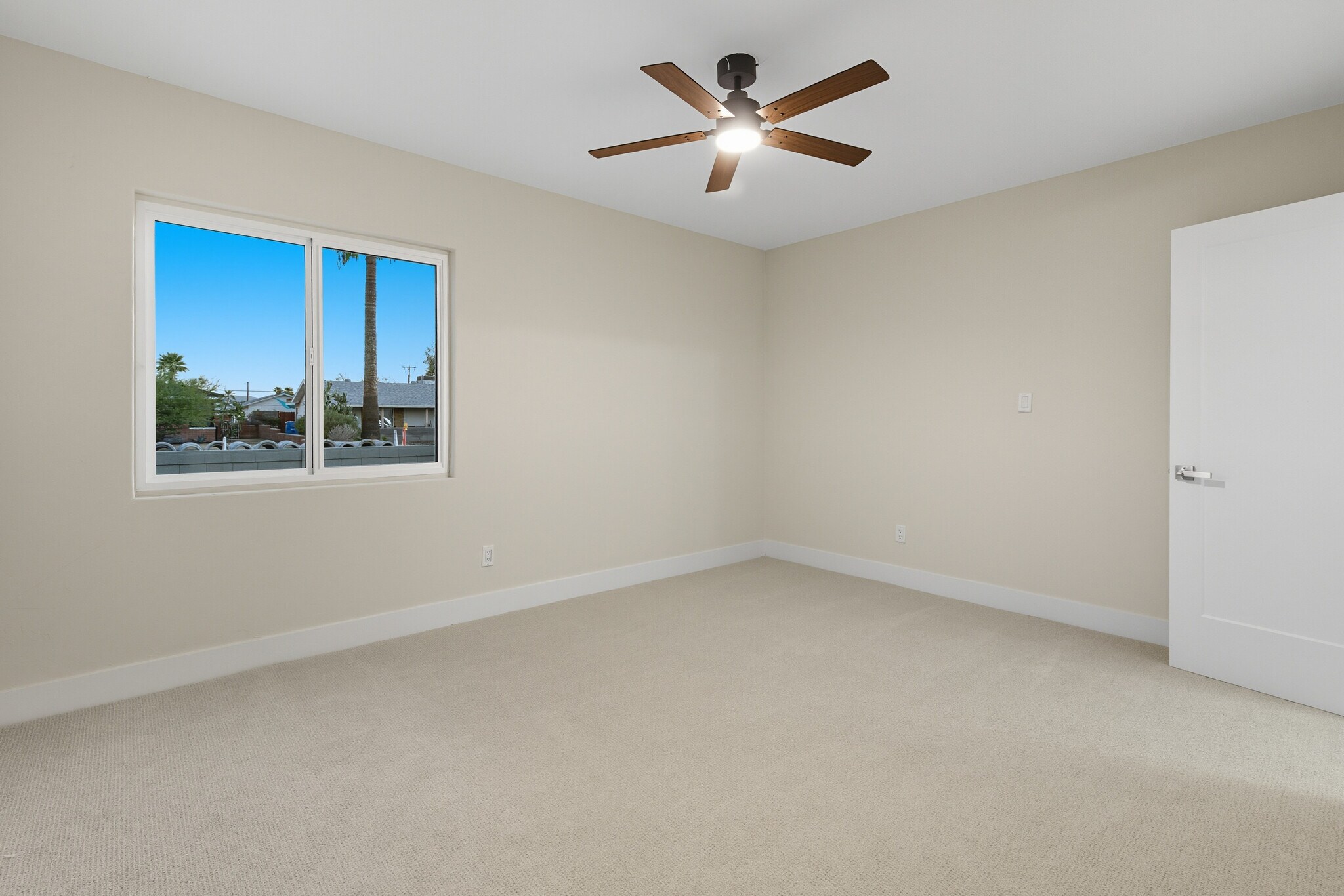 Building Photo - 1630 E Catalina Dr