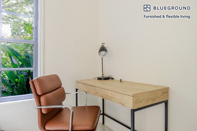 Building Photo - 136 S Roxbury Dr