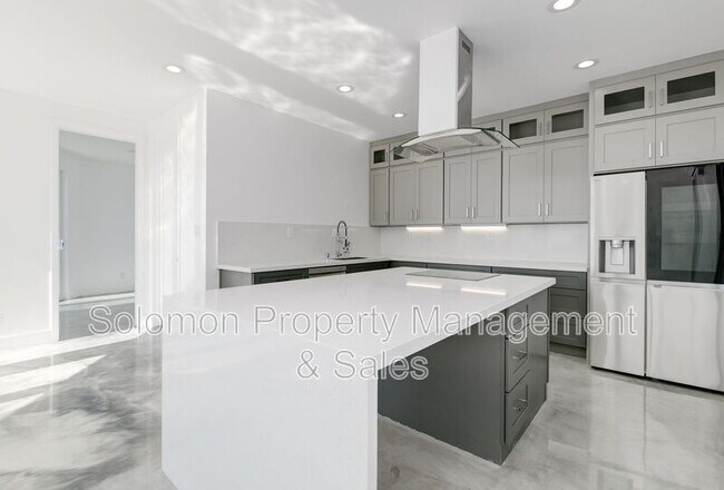 Building Photo - 2150 Bulrush Ln