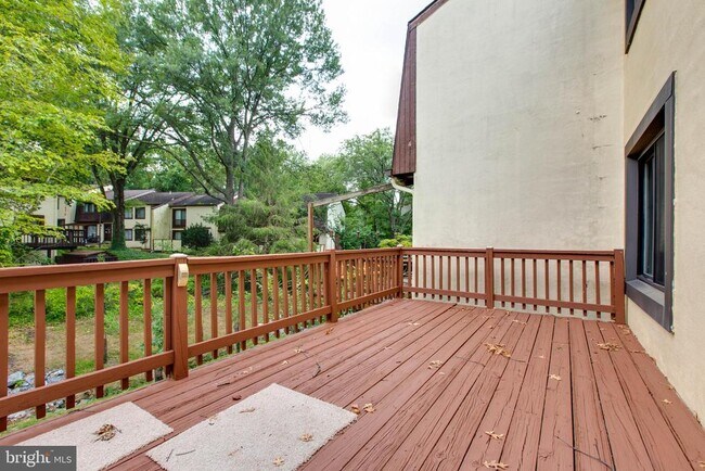 Building Photo - 5461 Enberend Terrace