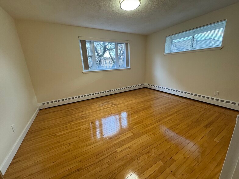 Building Photo - 37 Parkman St