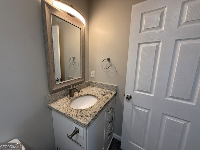 Building Photo - 30 E Kimble St