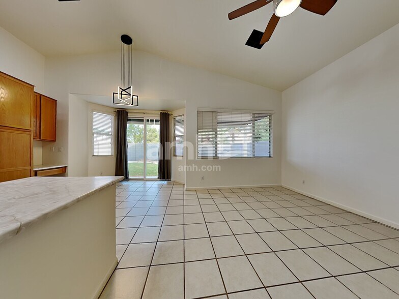 Building Photo - 837 S Roanoke St