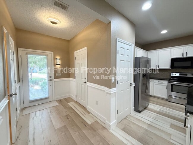 Building Photo - 7028 Beauhaven Ct