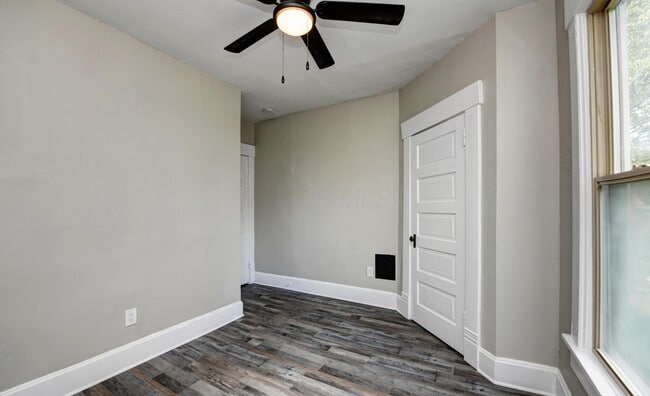 Building Photo - 1050 Oak St