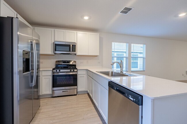 Building Photo - Stunning 3 bedroom, 2 bathroom home in Kyle!!!