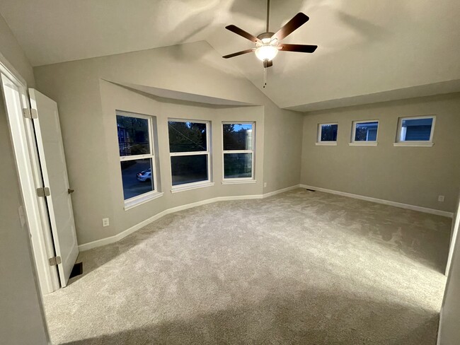 Master bedroom - 12218 Ashbury Ave