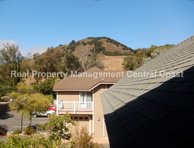 Building Photo - AVAILABLE JULY -  2 Bedroom / 1.5 Bath Dow...